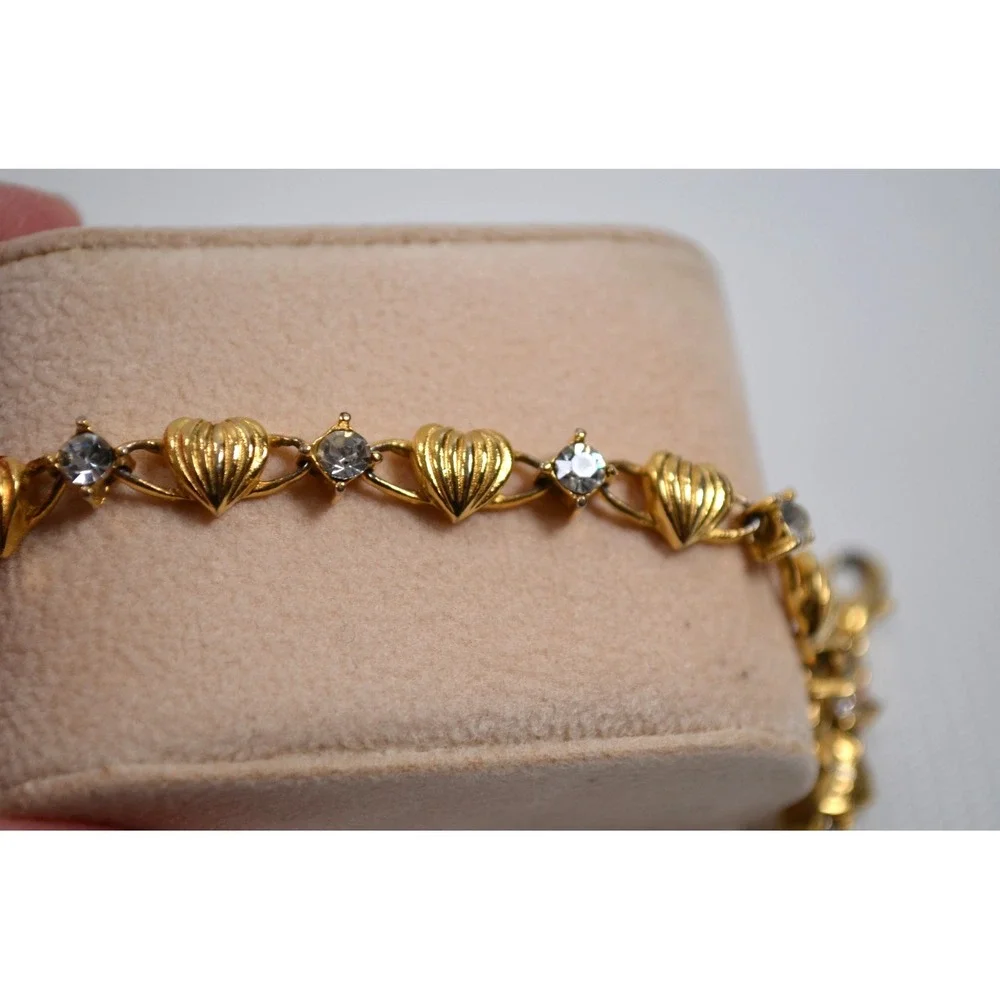 Vtg Avon Gold Tone Bracelet Textured Ridged Hearts Clear Rhinestone Crystals 8